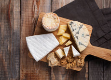 Should you eat cheese before bed? Should you eat cheese before bed?